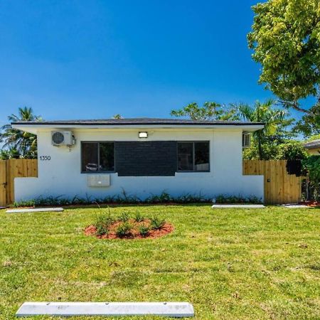 Unit 2 Cute Studio In North Miami Apartment Exterior photo