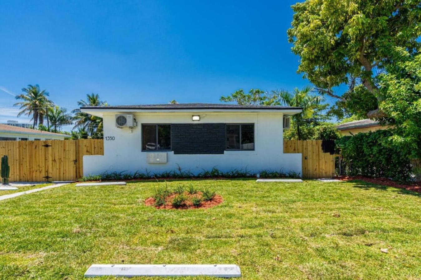 Unit 2 Cute Studio In North Miami Apartment Exterior photo