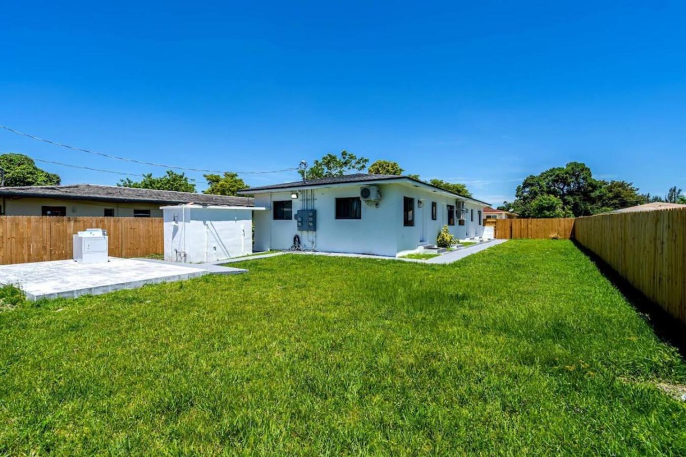 Unit 2 Cute Studio In North Miami Apartment Exterior photo